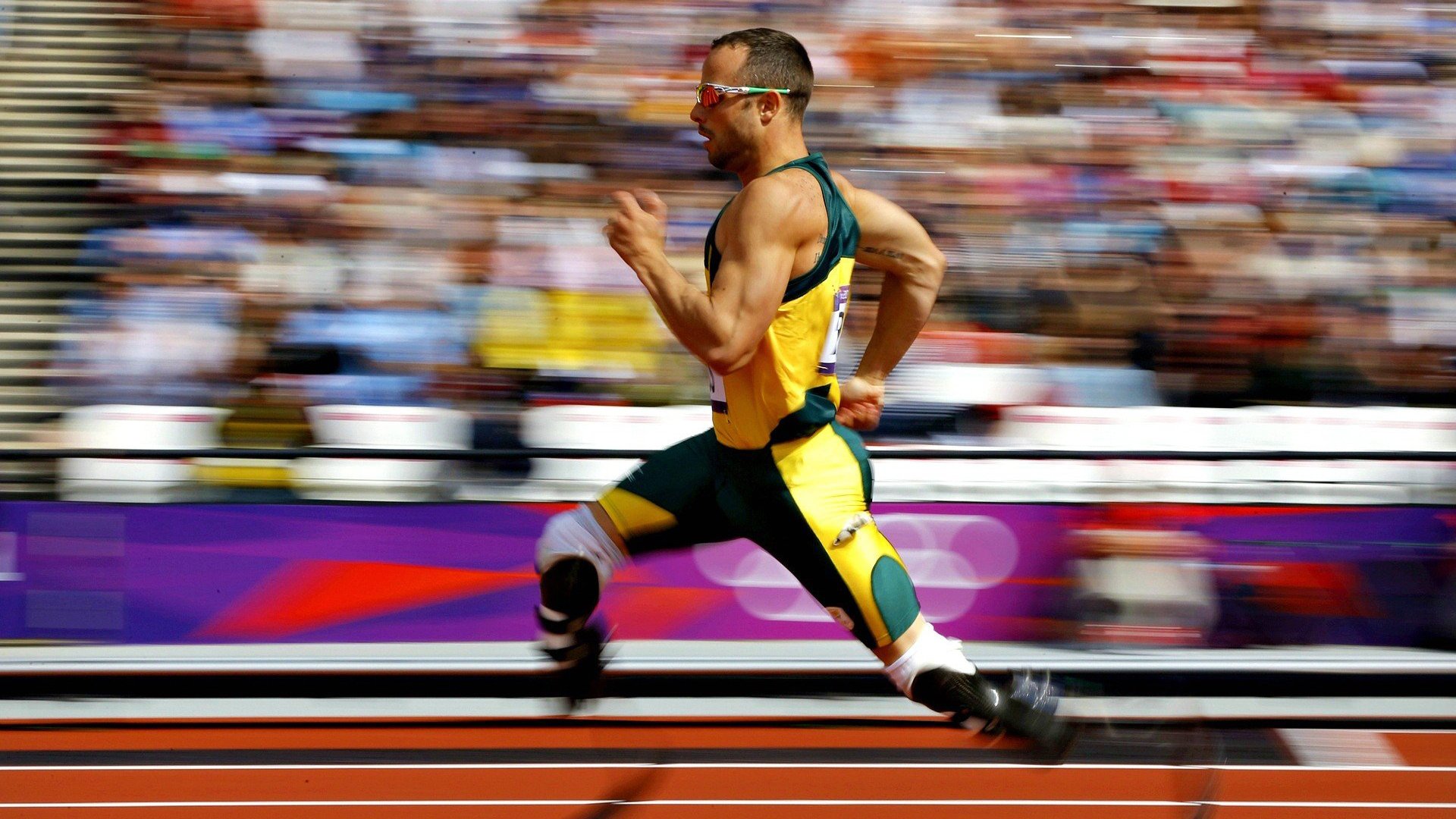 -女足比赛中，中国队员徐某力挽狂澜，中国女足门将徐欢